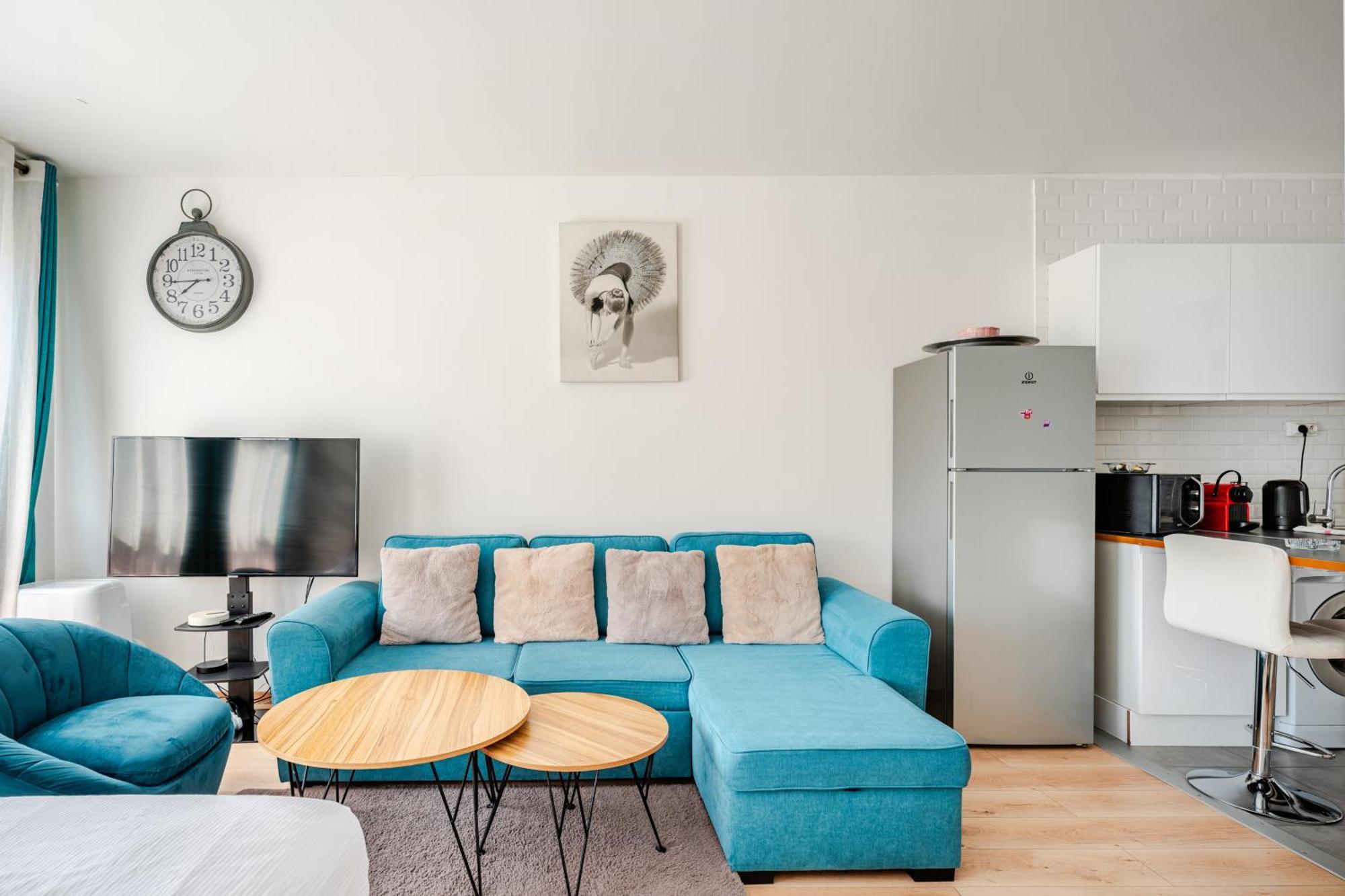Chic Parisian Steps From Champs Elysees Apartment